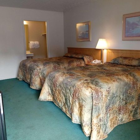 Travelodge By Wyndham New Philadelphia Esterno foto