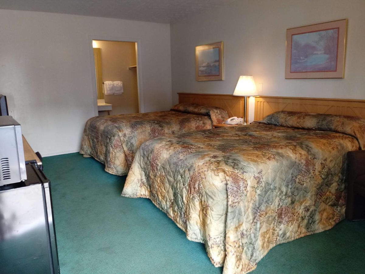 Travelodge By Wyndham New Philadelphia Esterno foto