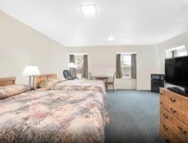 Travelodge By Wyndham New Philadelphia Esterno foto